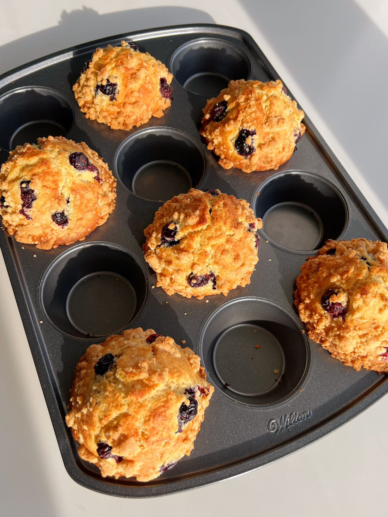 Blueberry Muffins With Crumb Topping Easy Dessert Recipes blueberry-muffins-with-crumb-topping-easy-dessert-recipes