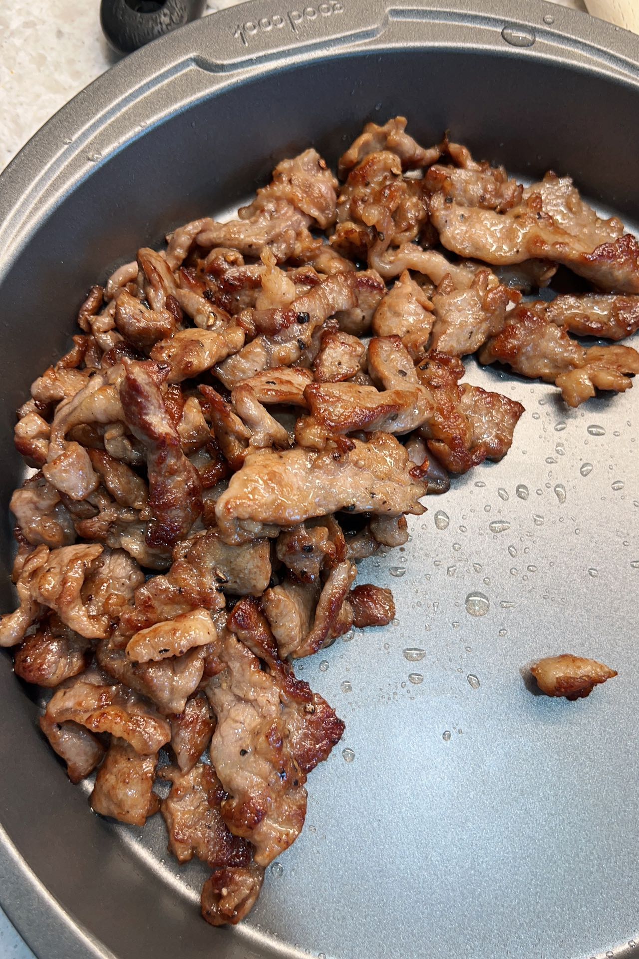 Beef Chow Fun (Stir-fried Rice Noodles with Beef Recipe)