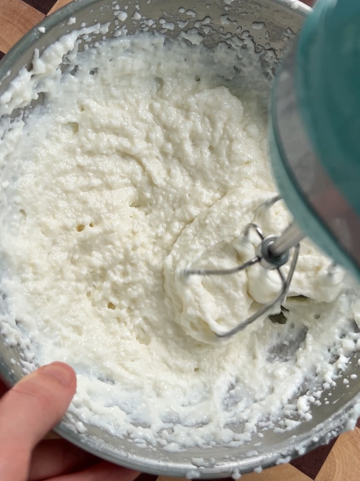 How to Make Heavy Cream with Milk and Gelatin
