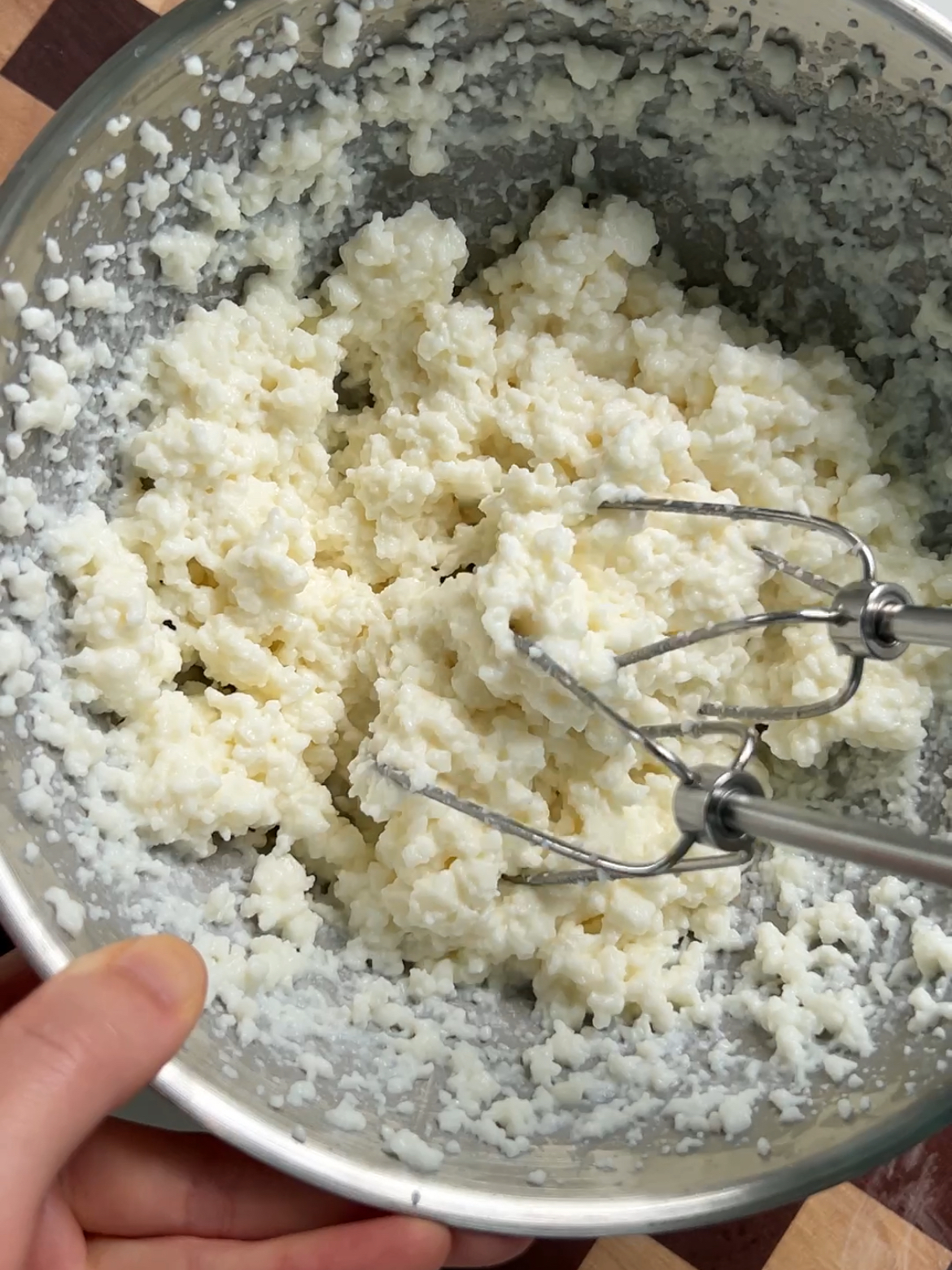 How to Make Heavy Cream with Milk and Gelatin