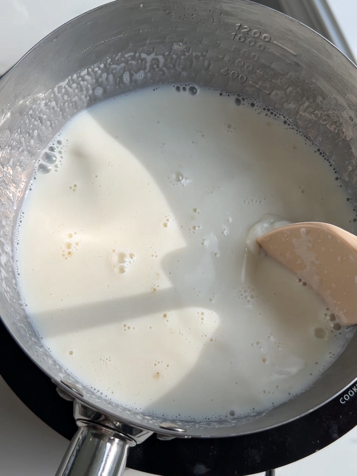 How to Make Heavy Cream with Milk and Gelatin