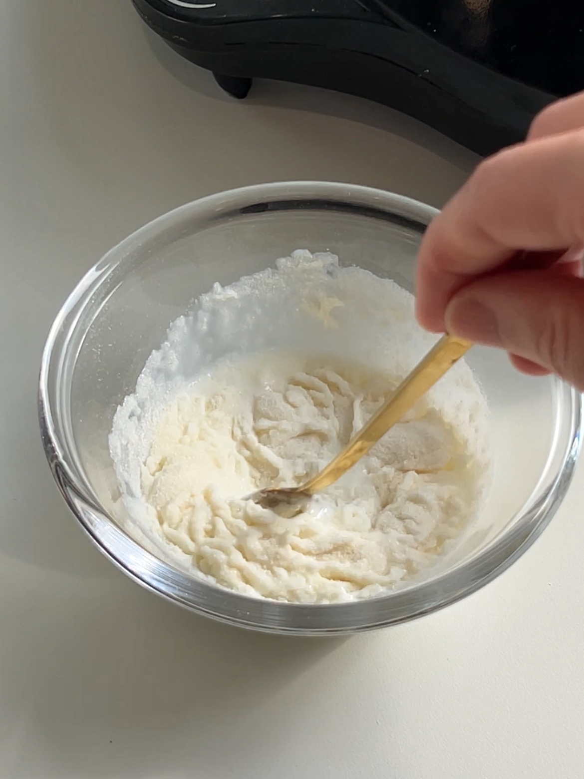 How to Make Heavy Cream with Milk and Gelatin