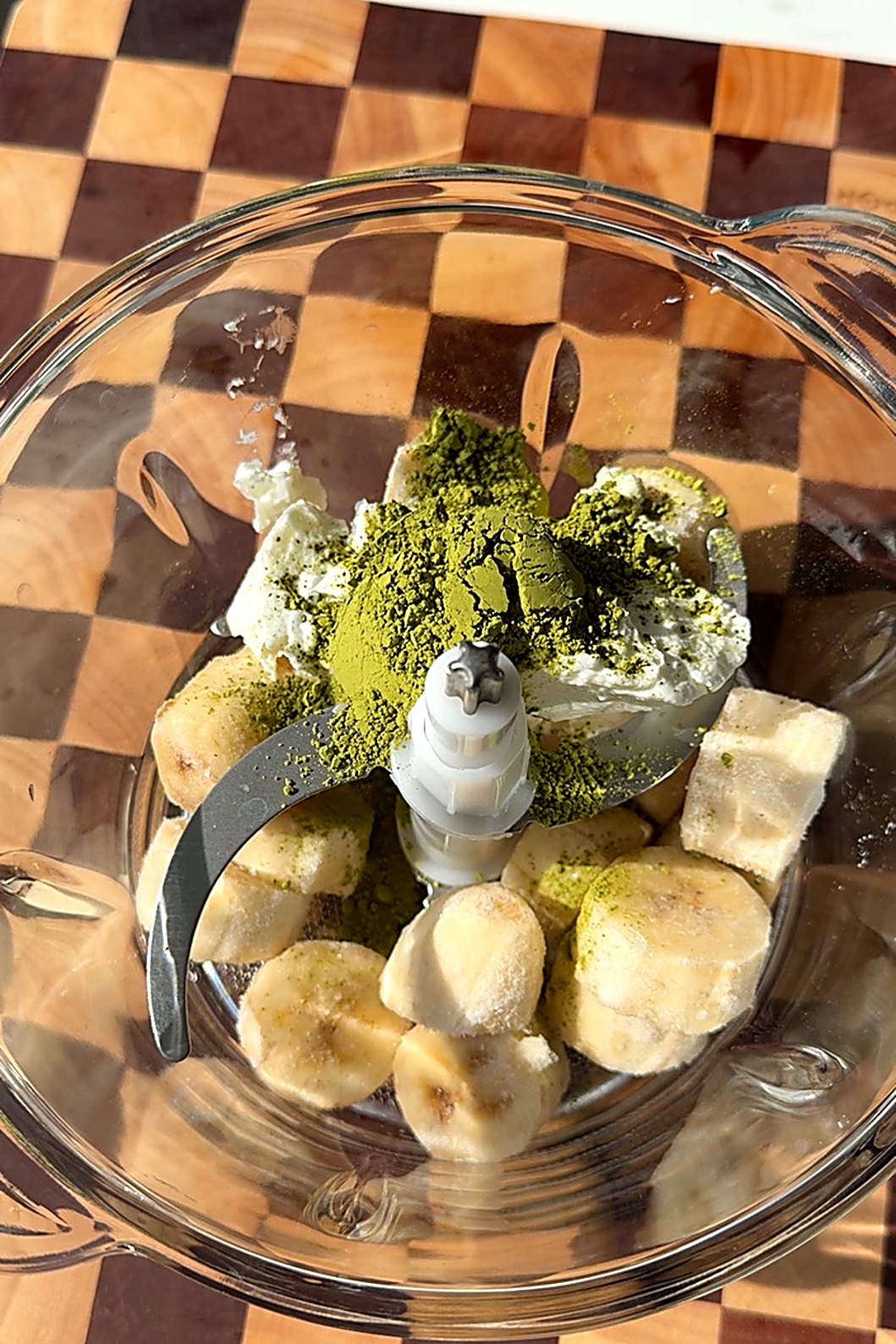 Banana Ice Cream – With Crunchy Chocolate Cones
