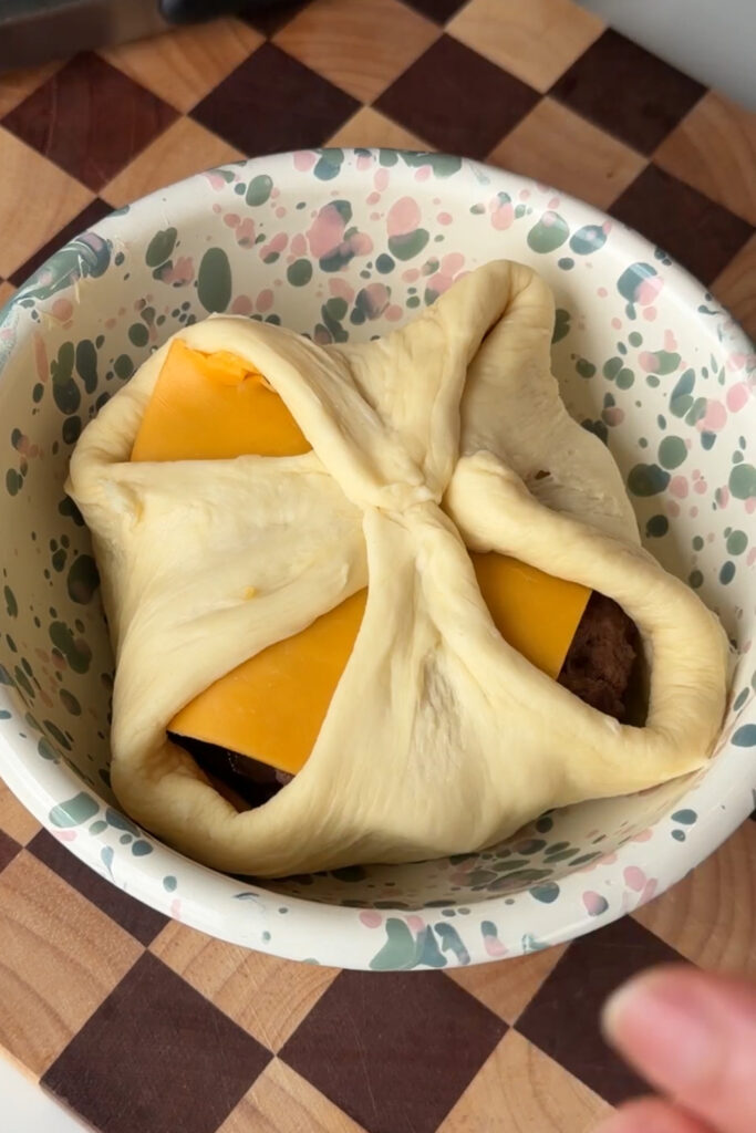 Closed Burger (with Homemade Burger Buns Recipe)
